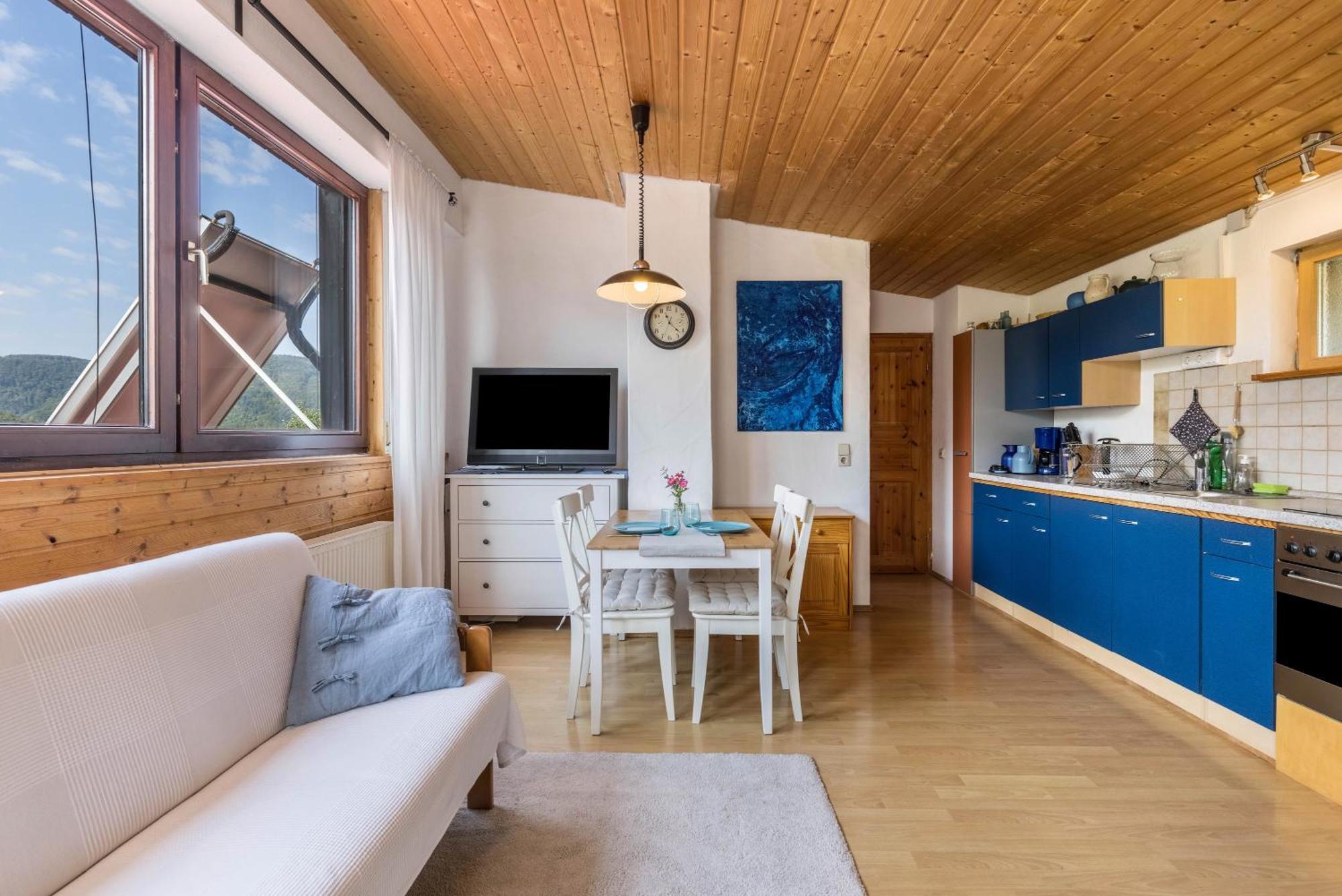 Ferienwohnung Am Samuelstein Bad Urach Dış mekan fotoğraf