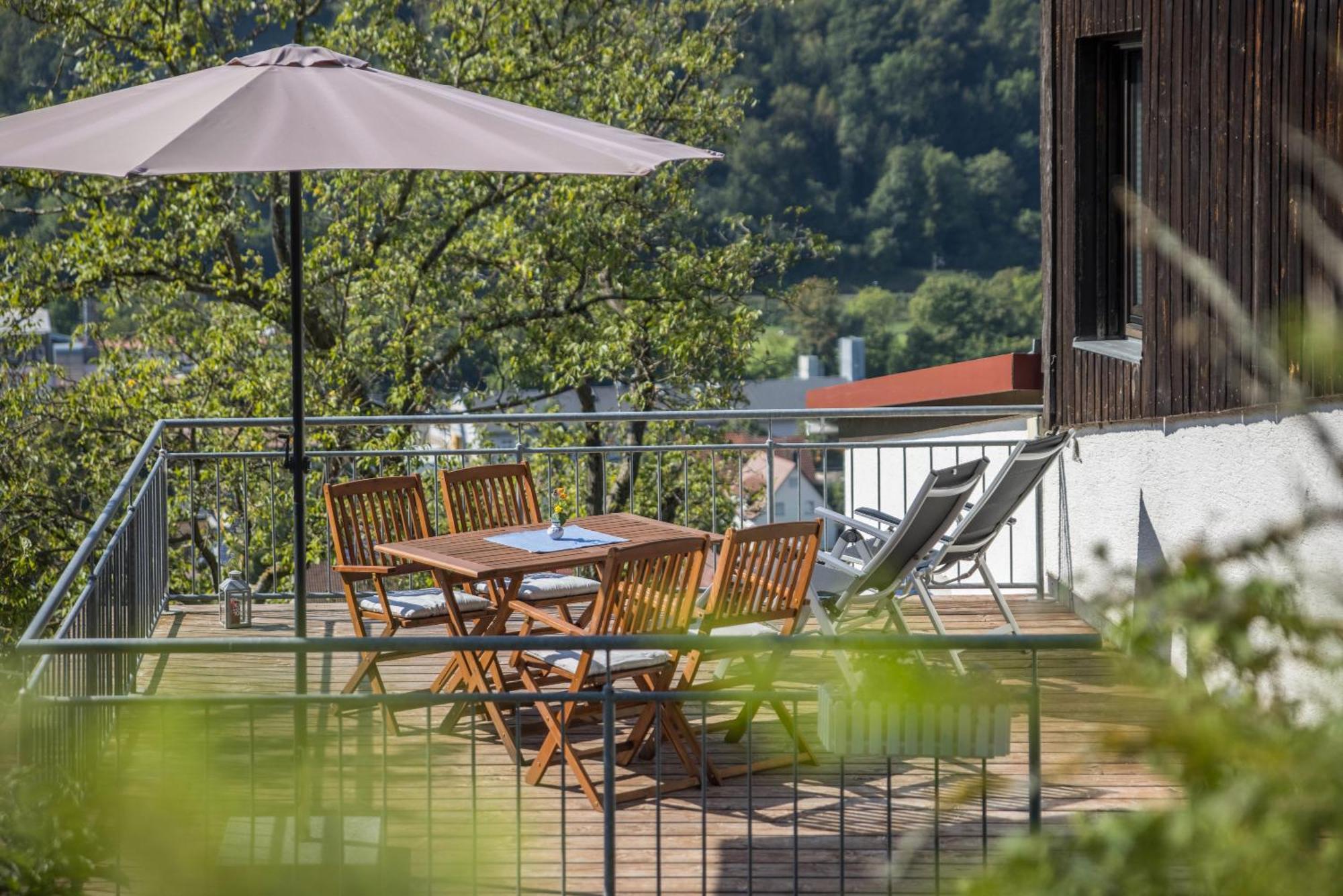 Ferienwohnung Am Samuelstein Bad Urach Dış mekan fotoğraf