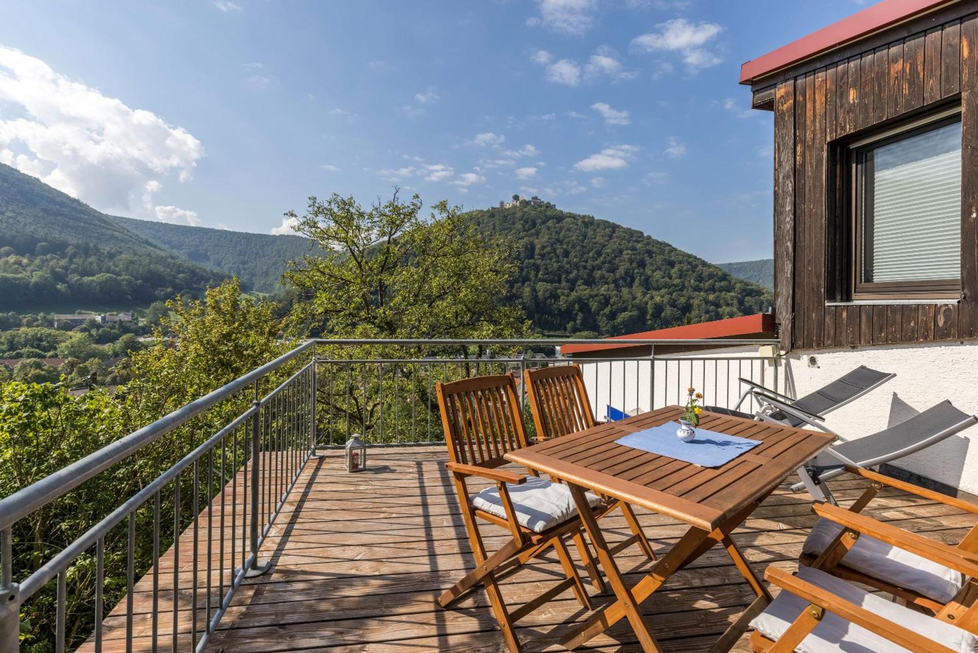 Ferienwohnung Am Samuelstein Bad Urach Dış mekan fotoğraf